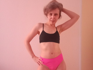 Черно-розовая