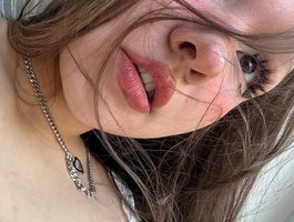 Watch  Cute-Lolly live on cam at BongaCams