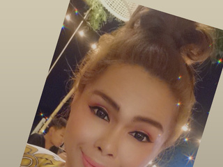 Kississ​ honney​