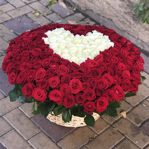 дарите женщинам цветы !
