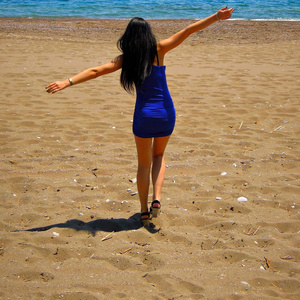 RELAX BY THE SEA