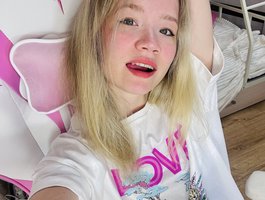 alicecutey live cam model at BongaCams