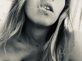 I'm 18 Years Old, My Name Is Elishasexx! A Camming Cute Girl Is What I Am