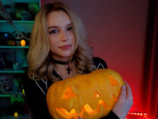 тыковка которую я вырезала на стриме🎃