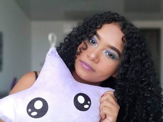 A Camwhoring Stunning Chick Is What I Am! My Age Is 19 Years Old