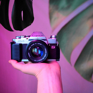 Зеркальная фотокамера (Camera)