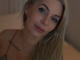 MiyaKissLive Webcam