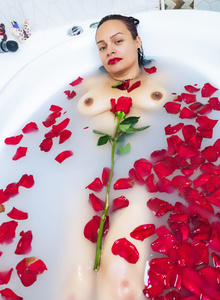 Leia-bennet Enjoying the jacuzzi photo 8967792