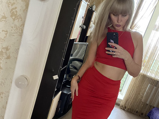 Леди в красном