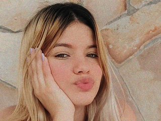 you with a sea of ​​water and I with thirst 💧