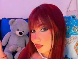 Laurahoot20 webcam model