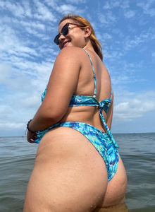 MY ASS IN THE SEA