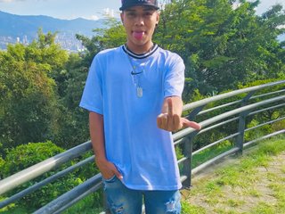 MedellÃ­n Is Where I Come From! I'm 20 Years Of Age And I'm A Sex Webcam Sensual Sweet Thing