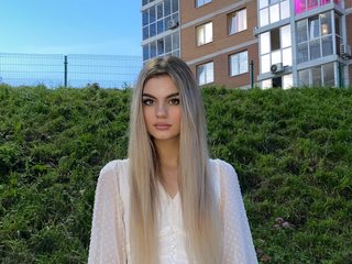 I Am A Brunette, I Live In Moscow! My Model Name Is CharlieSmitch
