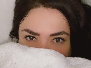 A Camwhoring Stunning Female Is What I Am And My Age Is 33 Yrs Old! I Am A Brunette