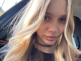 Tina_ne_malina webcam model