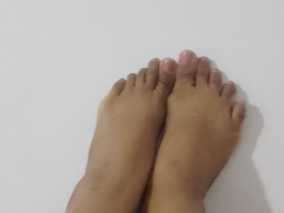 feet