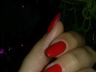 Red nails