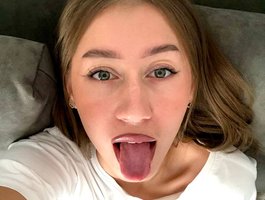 bambi-bitch from bongacams