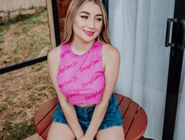 Watch Erin- live on cam on BongaCams