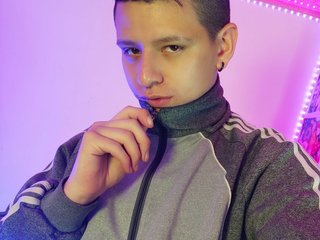 I Live In Mosku And 20 Is My Age