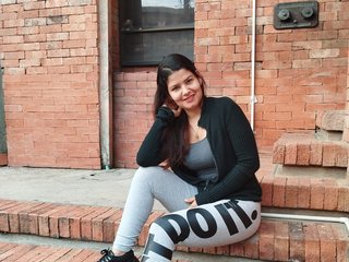 I Am A Brunette, My Age Is 25 Years Old And A Live Chat Eye-catching Bimbo Is What I Am