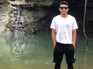 My Model Name Is Axel18dinamo And I'm 19 Yrs Old