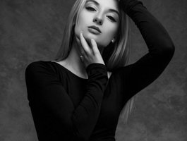 blonde-melisa