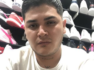 I Am A Brunette! At BongaCams I'm Named Louis9523, I Live In Guadalajara