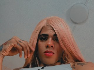 I Am A Brunette! A Camming Engaging Tranny Is What I Am