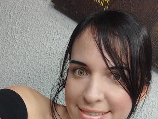 I Am A Brunette! A Webcam Attractive Woman Is What I Am