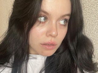 I Am A Brunette And I'm A Webcam Sexy Babe! 19 Is My Age