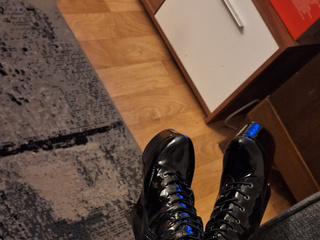nicole in stiefel