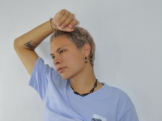 I Am A Blonde And I Am Named Alec-yer