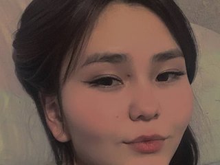 I Am A Brunette And I'm A Camwhoring Delicious Female, I Am Named Xinatachan