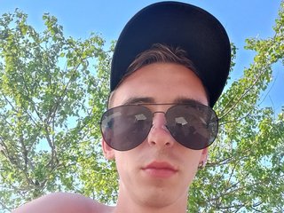 My Name Is DDeMOn23! I Am A Brunette