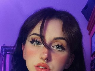 I'm A Live Chat Appealing Bimbo And My Name Is CherryAcid18