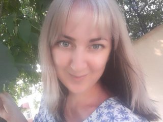 I'm 28 Yrs Old And A Camwhoring Desirable Bimbo Is What I Am And I Am A Blonde