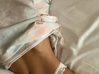 My Age Is 20 Yrs Old! At BongaCams I'm Named Hollybey