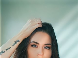 People Call Me DonnaRoze And 32 Is My Age