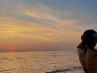 I'm A Camming Engaging Chick! My Age Is 23 Years Old And I Am A Brunette