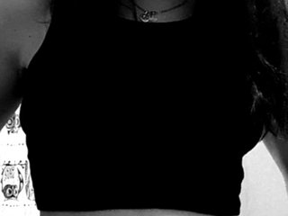 A Camming Lovable Woman Is What I Am! I Am A Brunette, I'm 25 Years Of Age