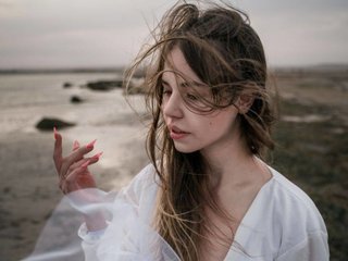 A Sex Chat Sensual Hottie Is What I Am And My Age Is 22 Years Old