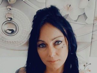 I'm A Camming Sensual Hottie! I Am A Brunette And I'm 40 Years Old