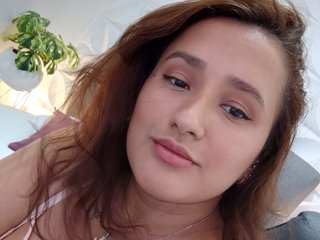I Am A Brunette, My Model Name Is Clhoe-smith