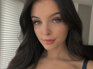 21 Is My Age! A Camming Pretty Bimbo Is What I Am! I Am From Berlin