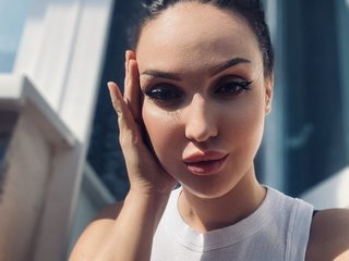 A Live Chat Stunning Woman Is What I Am! I Am A Brunette! My Age Is 23 Yrs Old