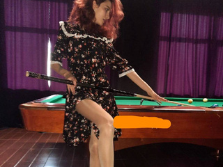 I play billiards