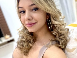 I'm 24 Yrs Old, I'm A Live Webcam Cute Babe And I Am A Blonde