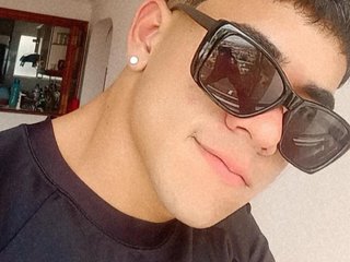 My Name Is LuisBroker, I Am A Brunette